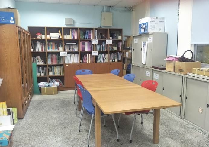 輔導專業圖書及升學資料閱覽區