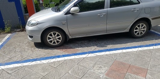中正堂後方殘障車位