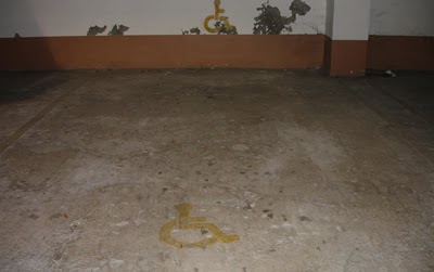 操場地下停車場殘障車位